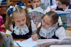 Сергей Кравцов: «Школьные линейки – традиция отечественного образования, и мы их проведём»
